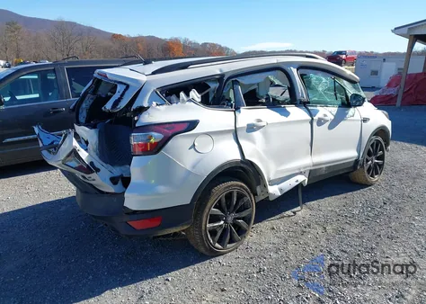 2017 Ford Escape Se z USA, uszkodzony, nr VIN 1FMCU9GD9HUE90467